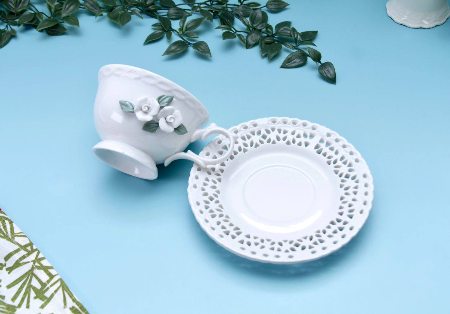 'Anastasia' Ceramic Cup n Saucer, Set of 1