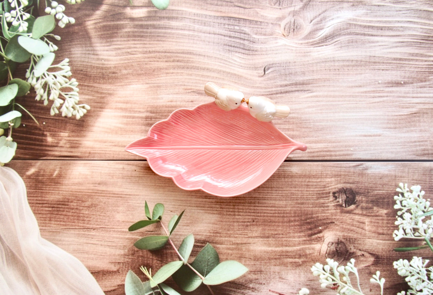 'Bird on a Leaf' Ceramic Dish - Pink 3