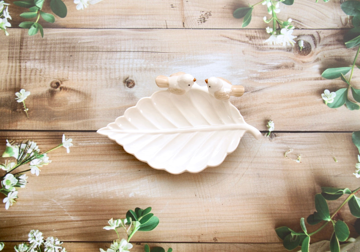 'Bird on a Leaf' Ceramic Dish - White 2