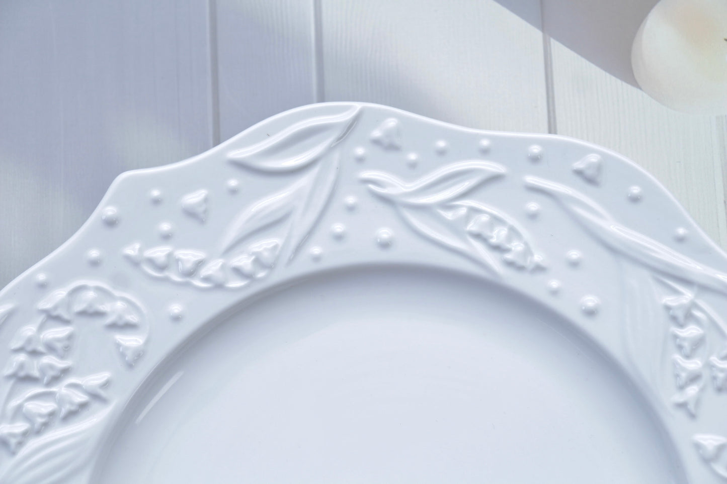 'Bella' White Ceramic Dinner Plate, Large