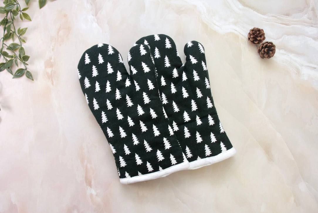 'Pine Trees' Oven Mittens Set of 2