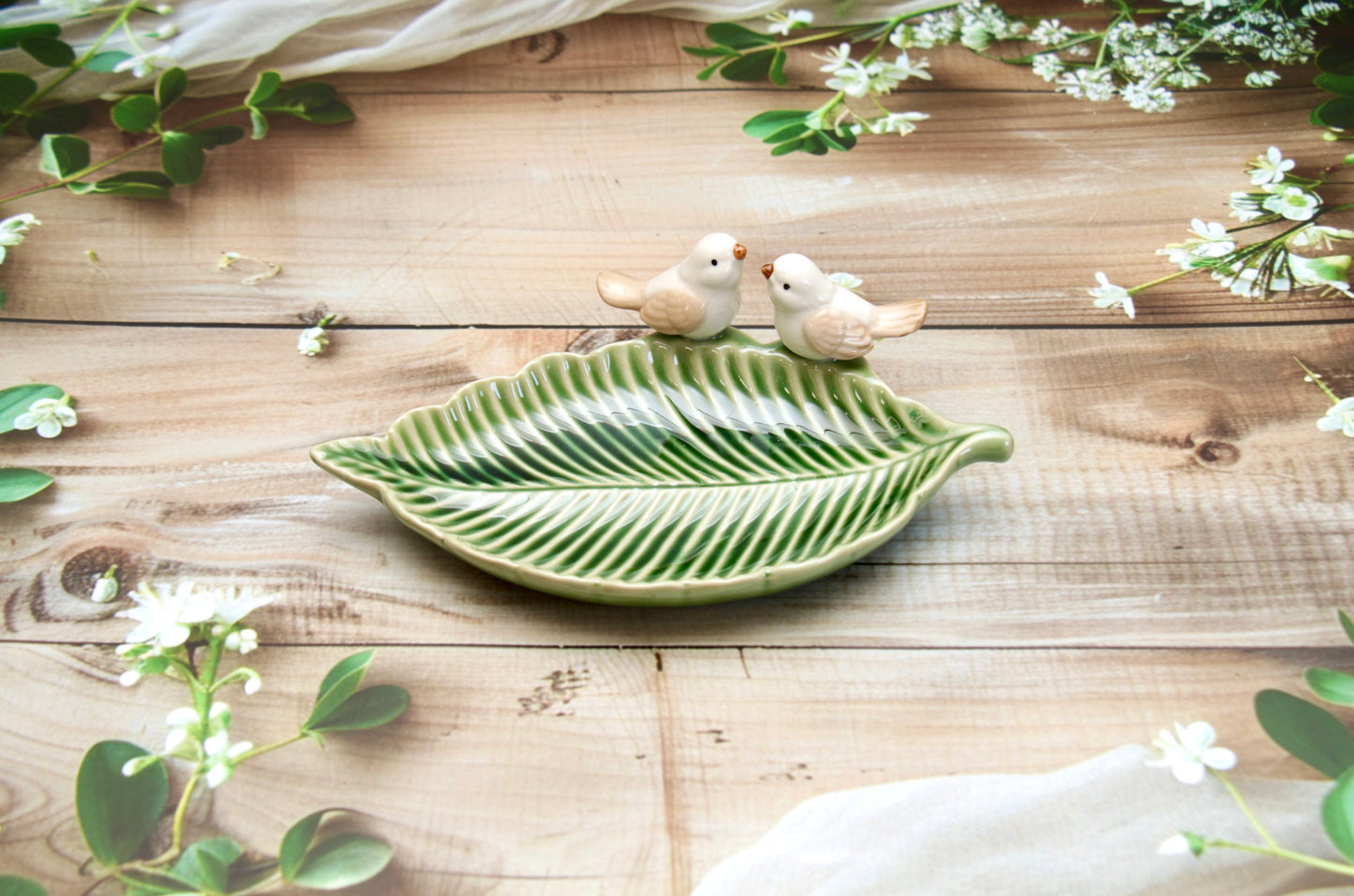 'Bird on a Leaf' Ceramic Dish - Green 1
