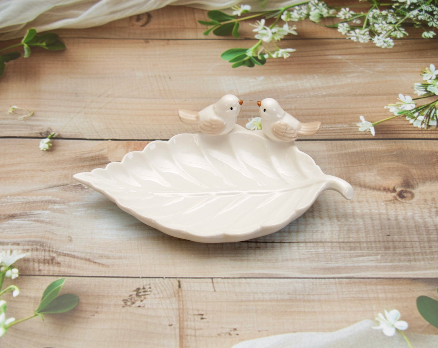 'Bird on a Leaf' Ceramic Dish - White 2