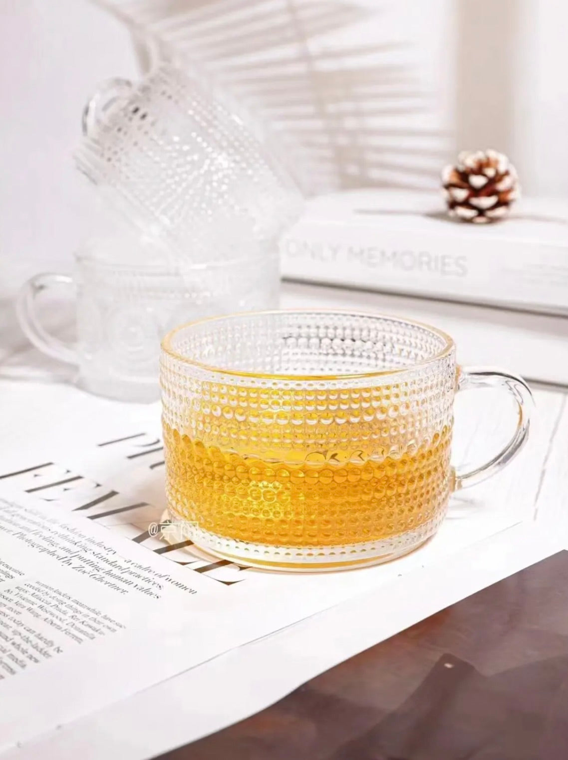'Coral' Glass Cups - Set of 2, Transparent Rim