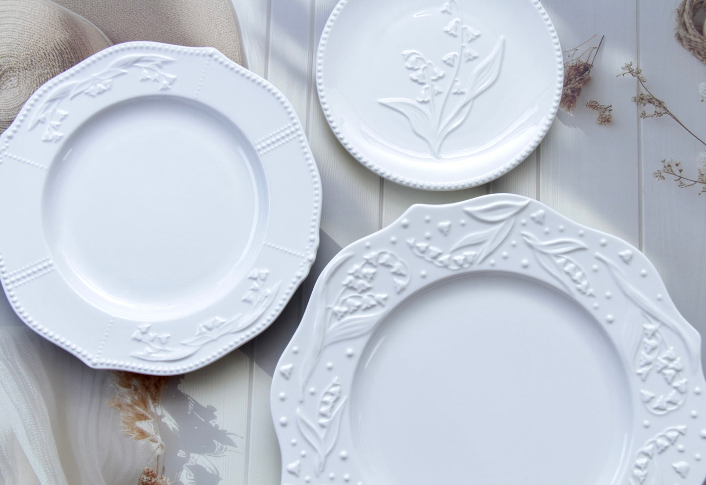 'Bella' White Ceramic Dinner Plate, Large