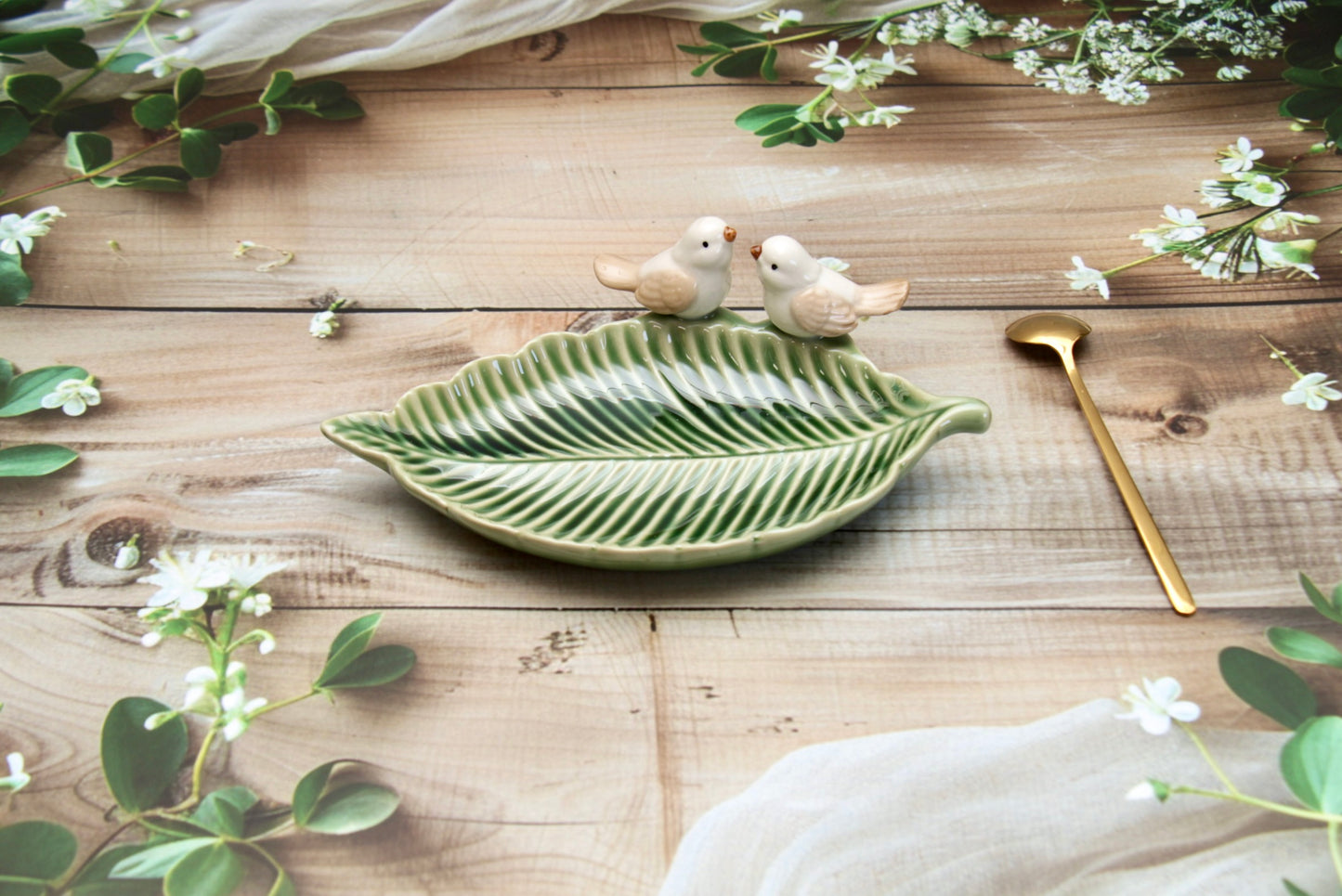 'Bird on a Leaf' Ceramic Dish - Green 1