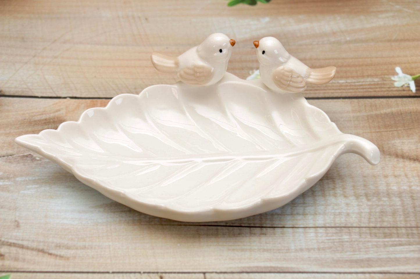 'Bird on a Leaf' Ceramic Dish - White 2