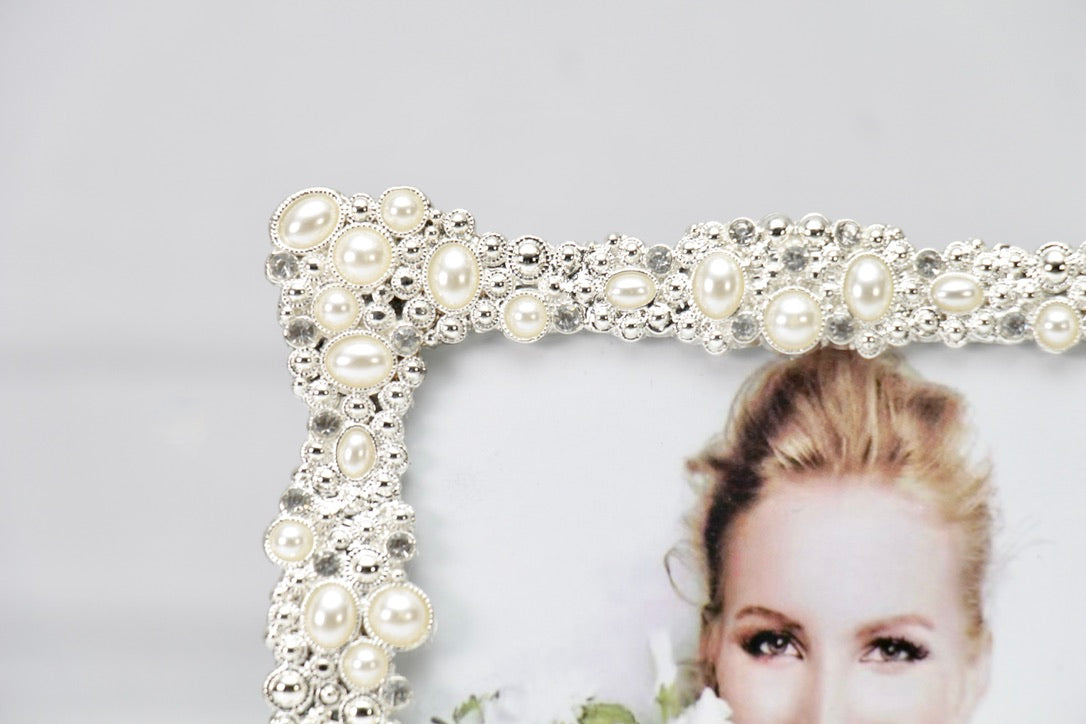 'Daisy' Pearl Photo Frame