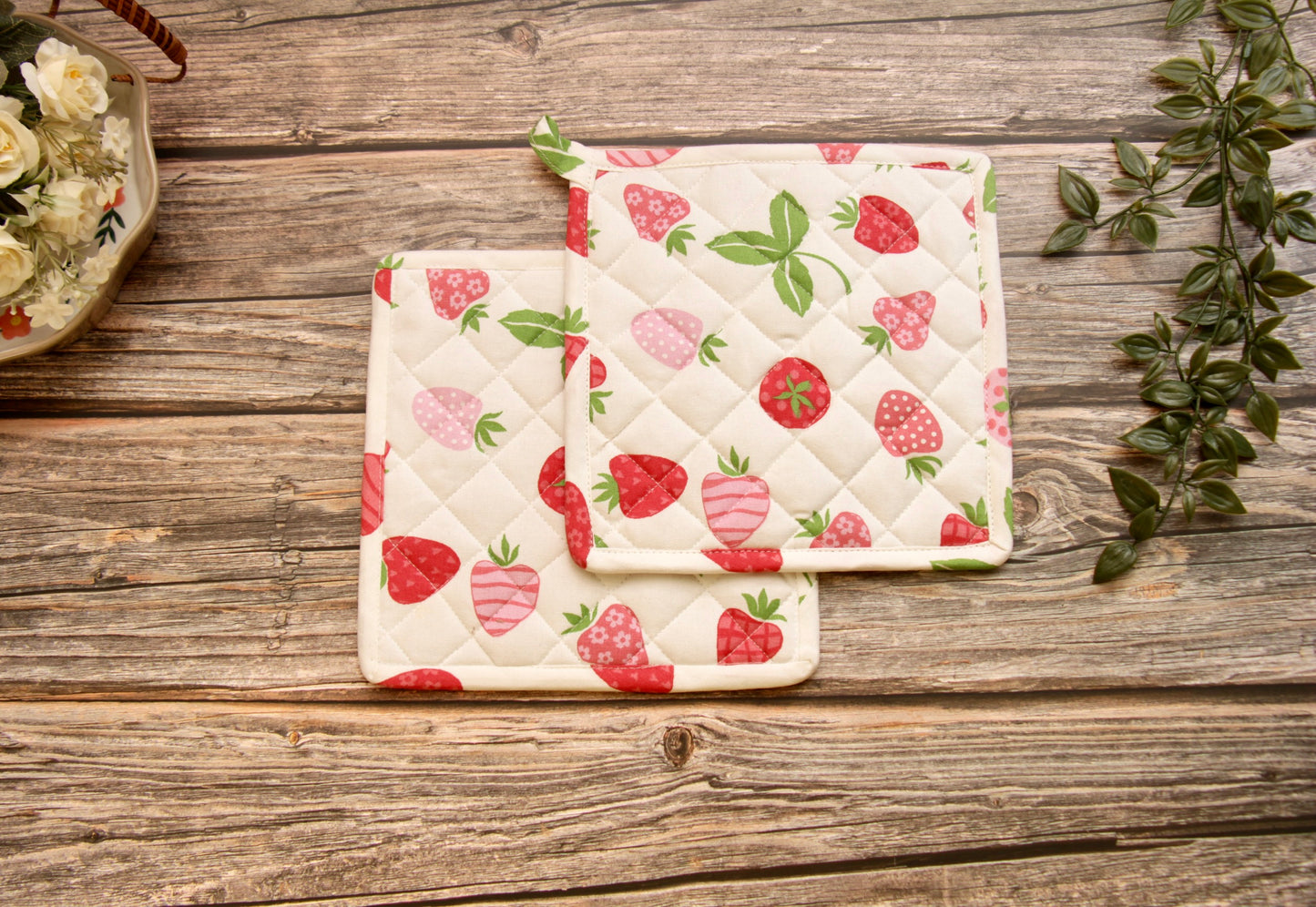'Strawberry' Pot Holder Set of 2