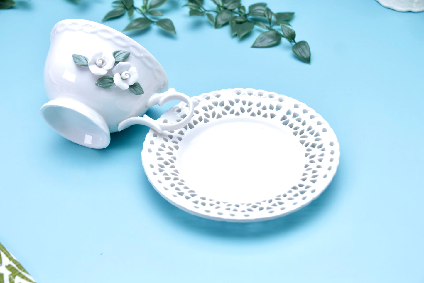 'Anastasia' Ceramic Cup n Saucer, Set of 1