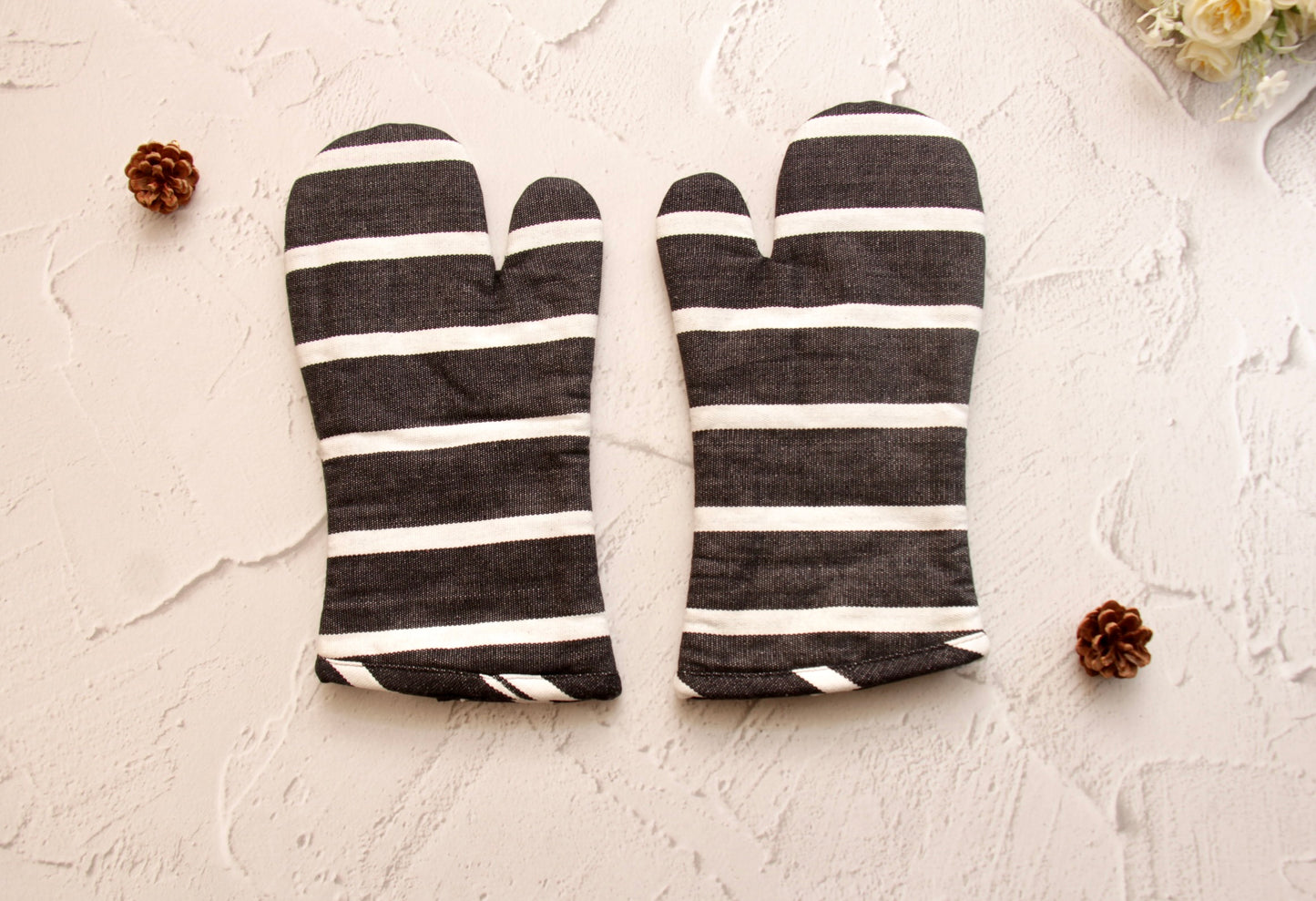 'Black Striped' Oven Mittens Set of 2