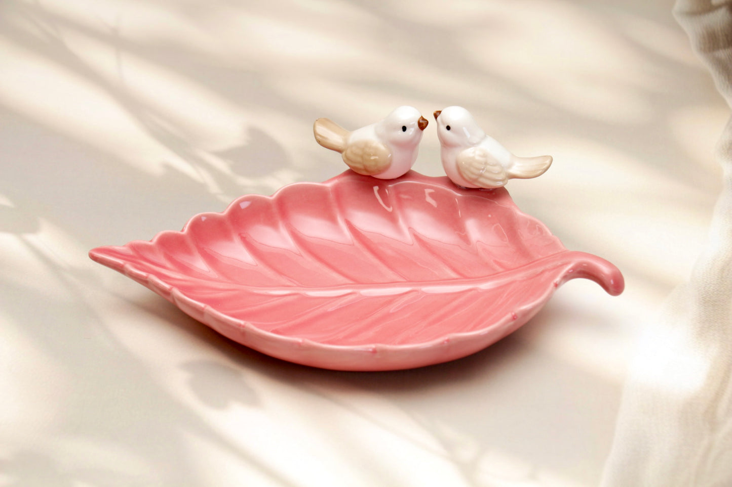 'Bird on a Leaf' Ceramic Dish - Pink 1