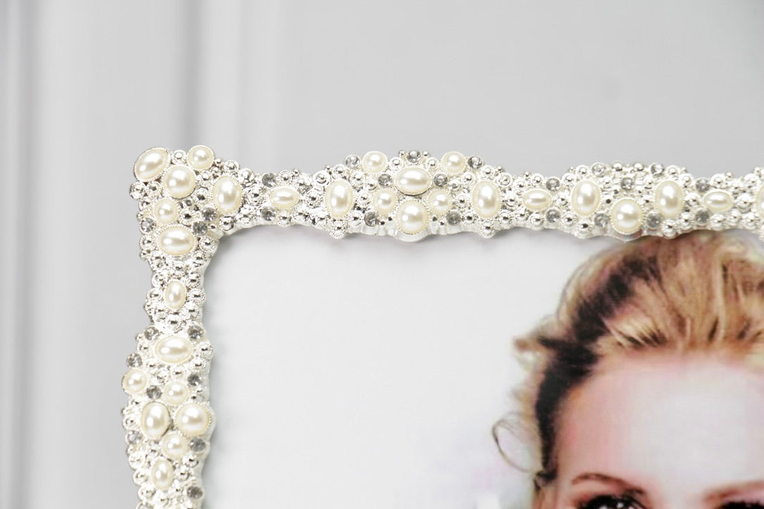 'Daisy' Pearl Photo Frame
