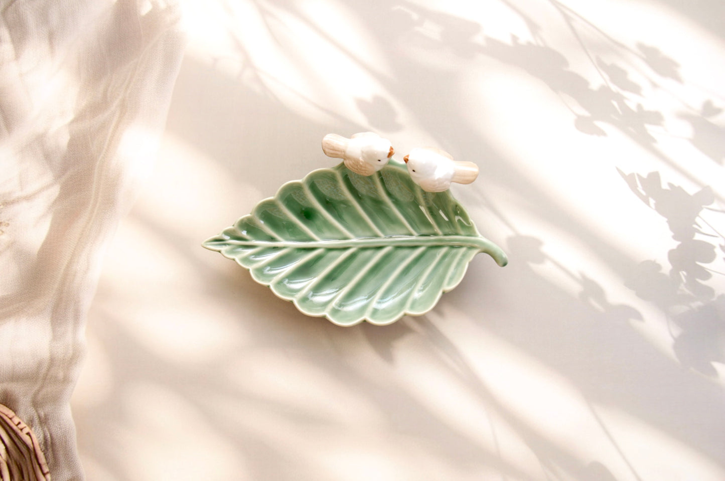 'Bird on a Leaf' Ceramic Dish - Green 2