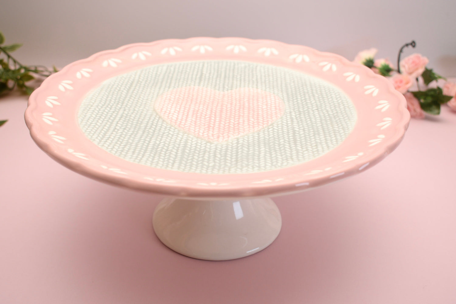 Cake Stand - Peppylittlethings.com