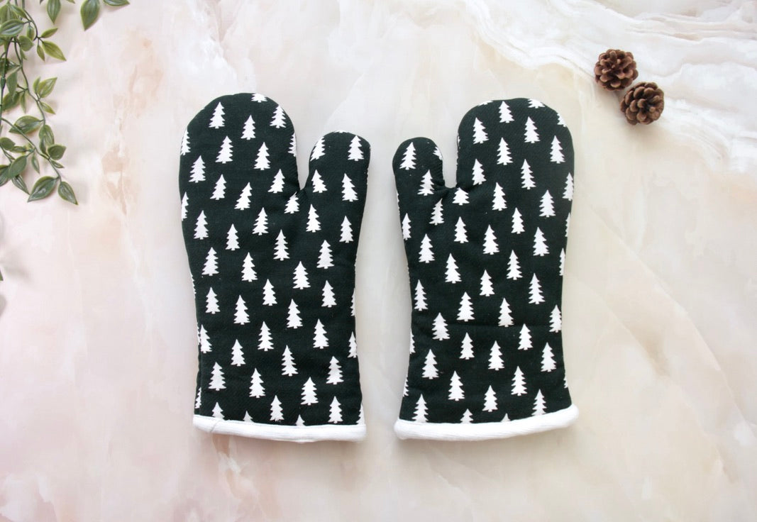 'Pine Trees' Oven Mittens Set of 2