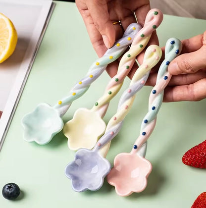 'Daisy' Ceramic Spoon, Green