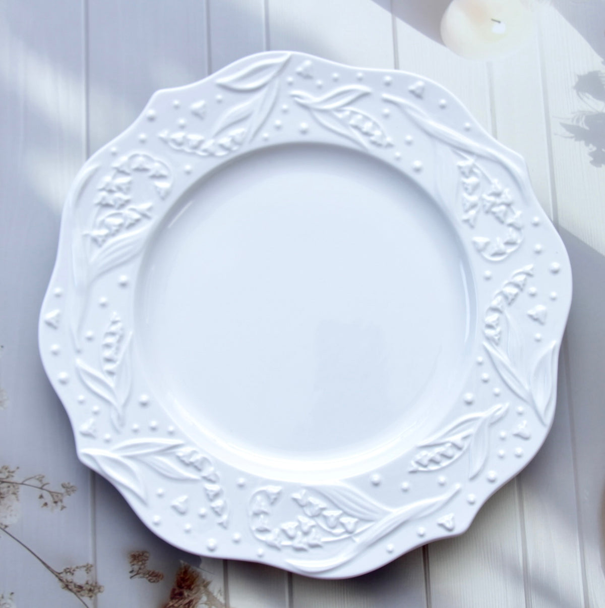 'Bella' White Ceramic Dinner Plate, Large