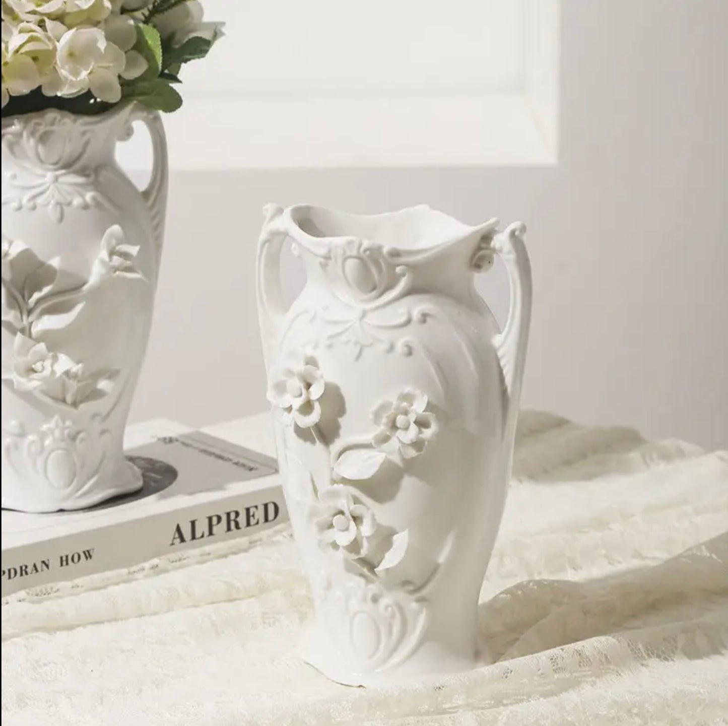 'Daisy' White Ceramic Vase