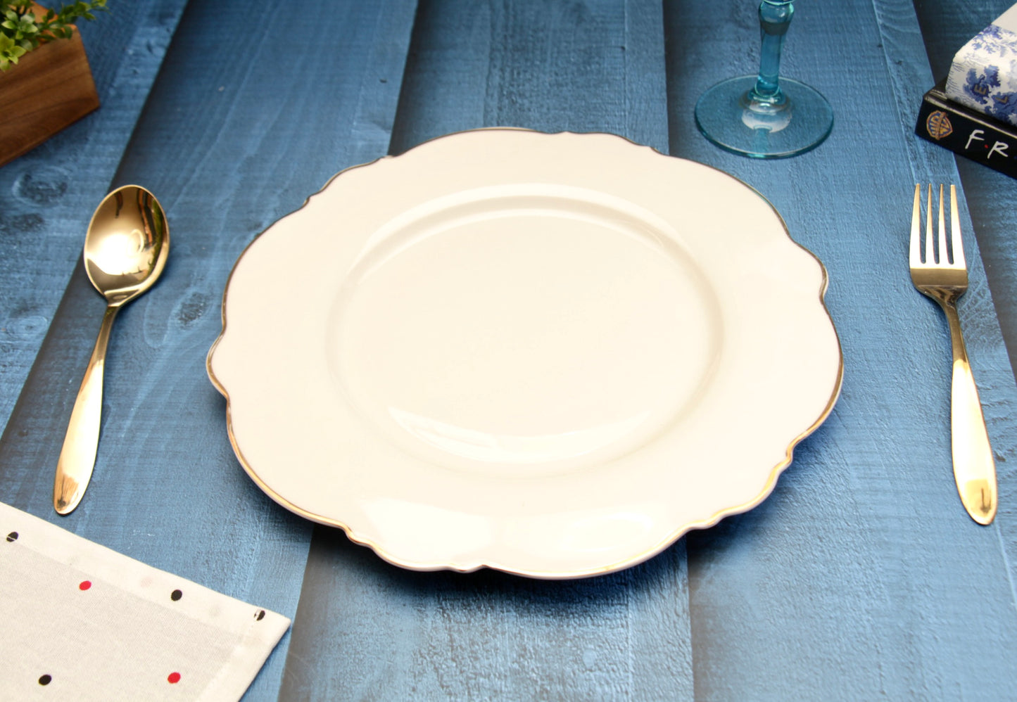 'Alice' Ceramic Dinner plate - White