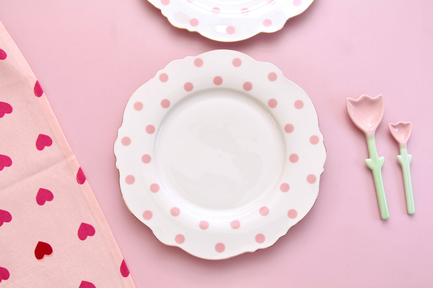 'Alice' Ceramic Dinner plate - Pink Polka Dots