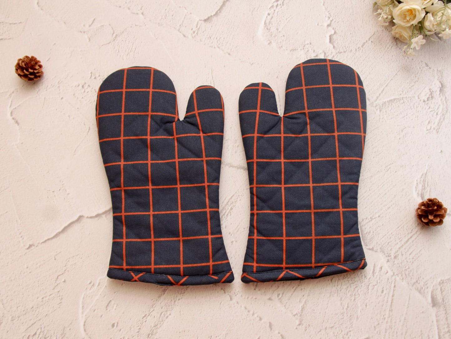 'Amaya' Oven Mittens Set of 2