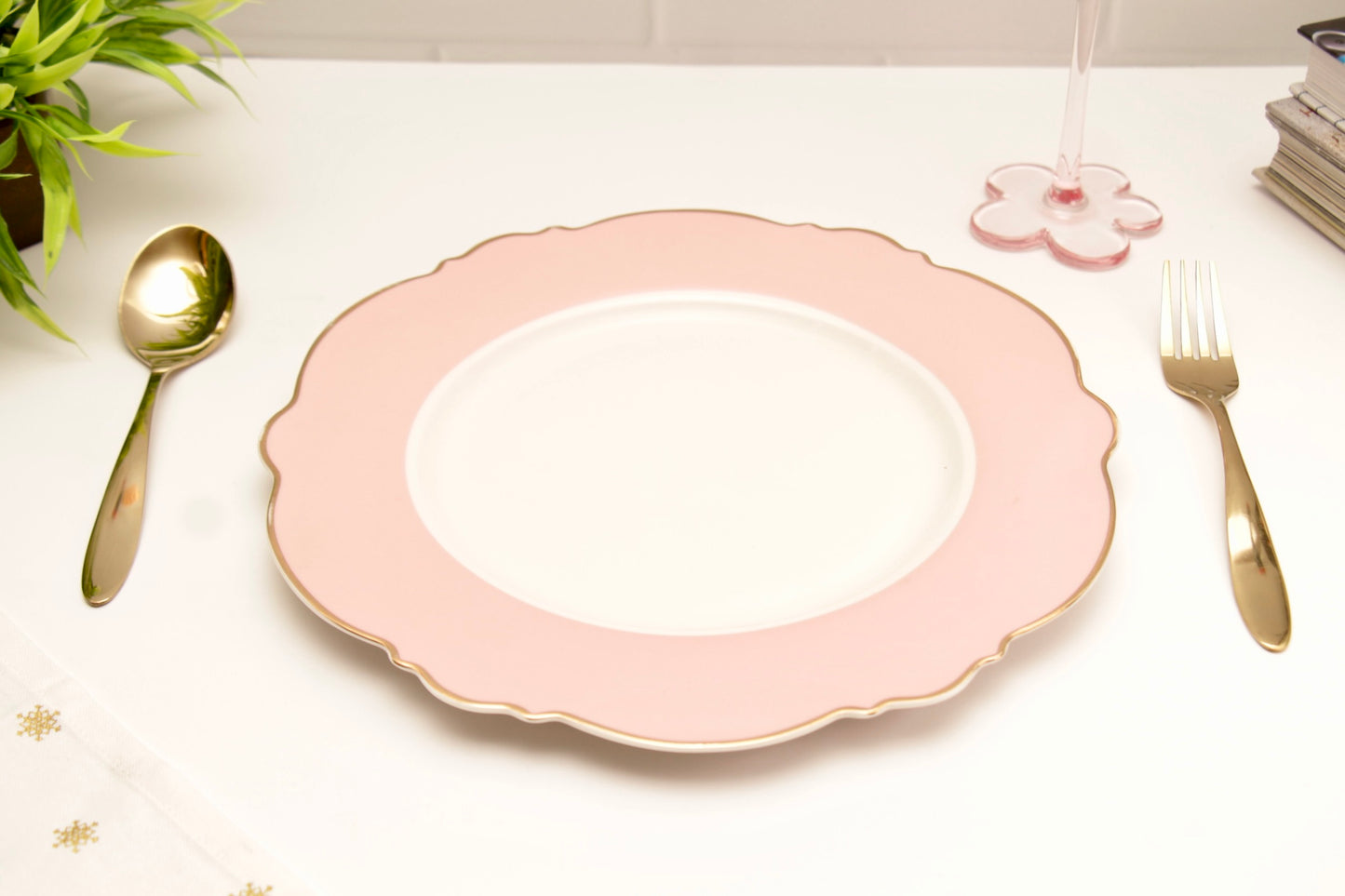 'Alice' Ceramic Dinner plate - Pink