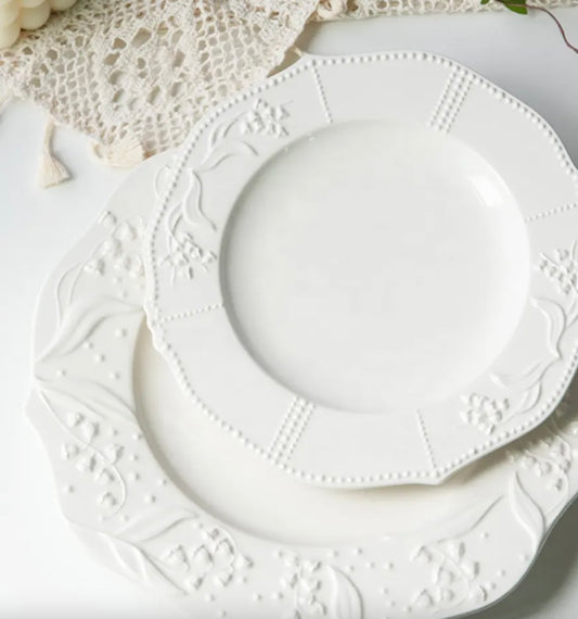 'Bella' White Ceramic Dessert Plate, Medium