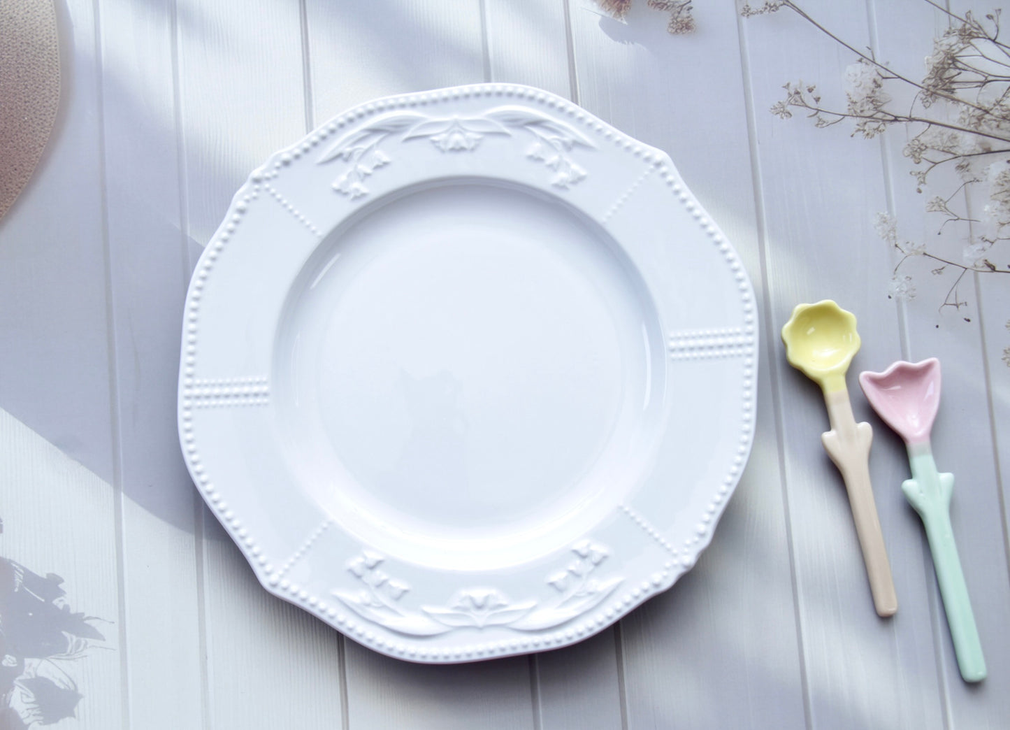 'Bella' White Ceramic Breakfast Plate, Medium