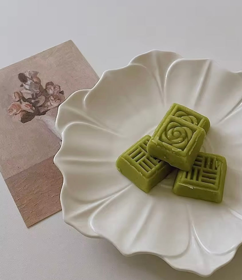 'White Petals' Ceramic Mini Dish