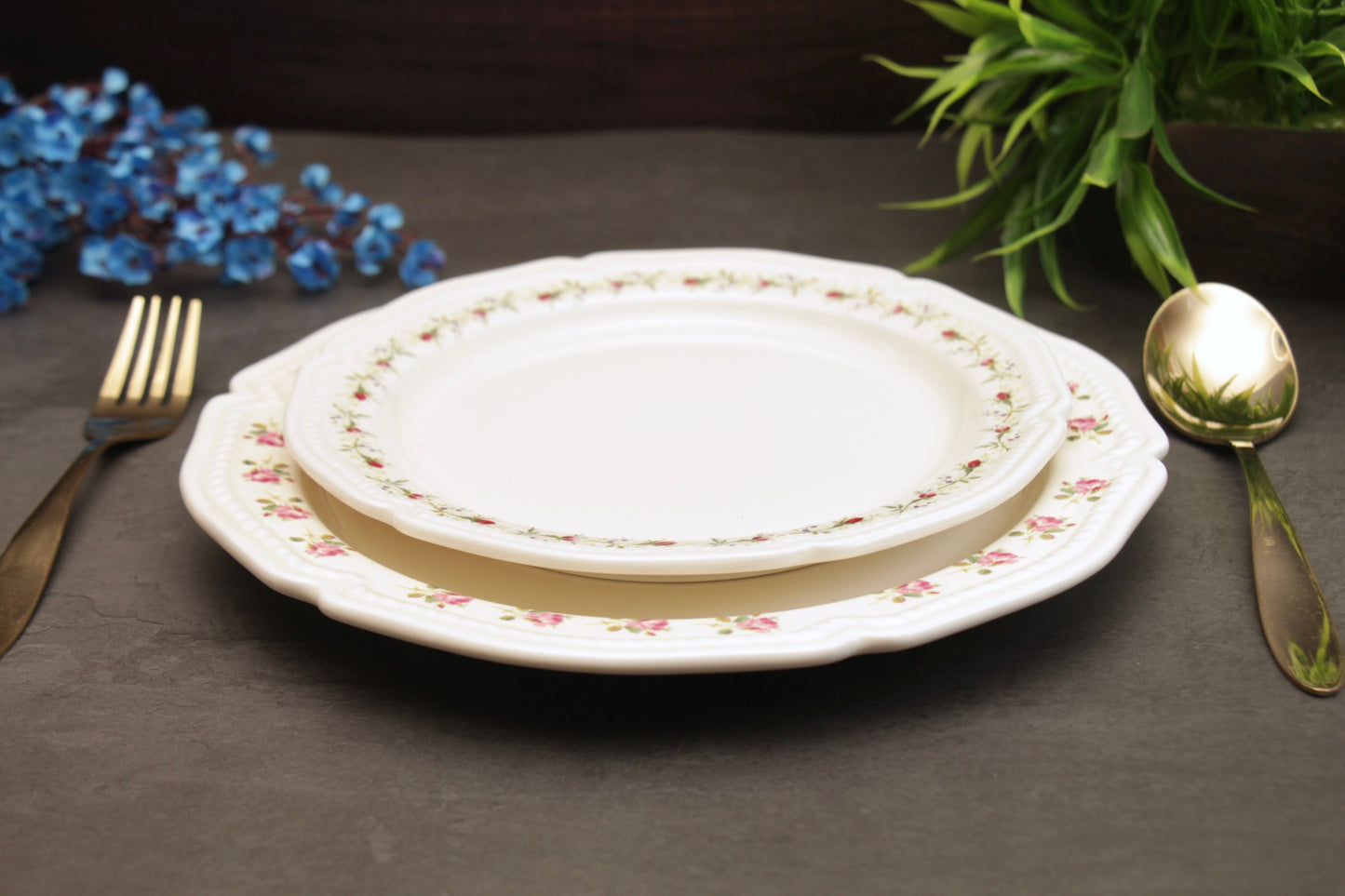 'Rosebud' Ceramic Dinner Plate