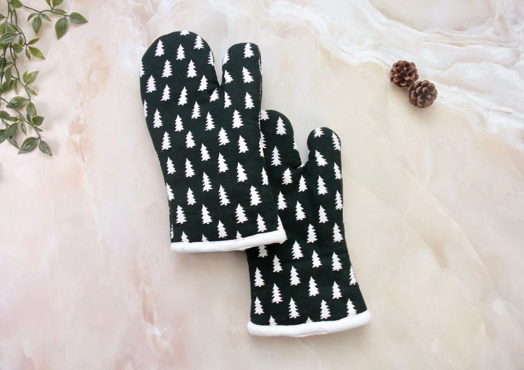 'Pine Trees' Oven Mittens Set of 2