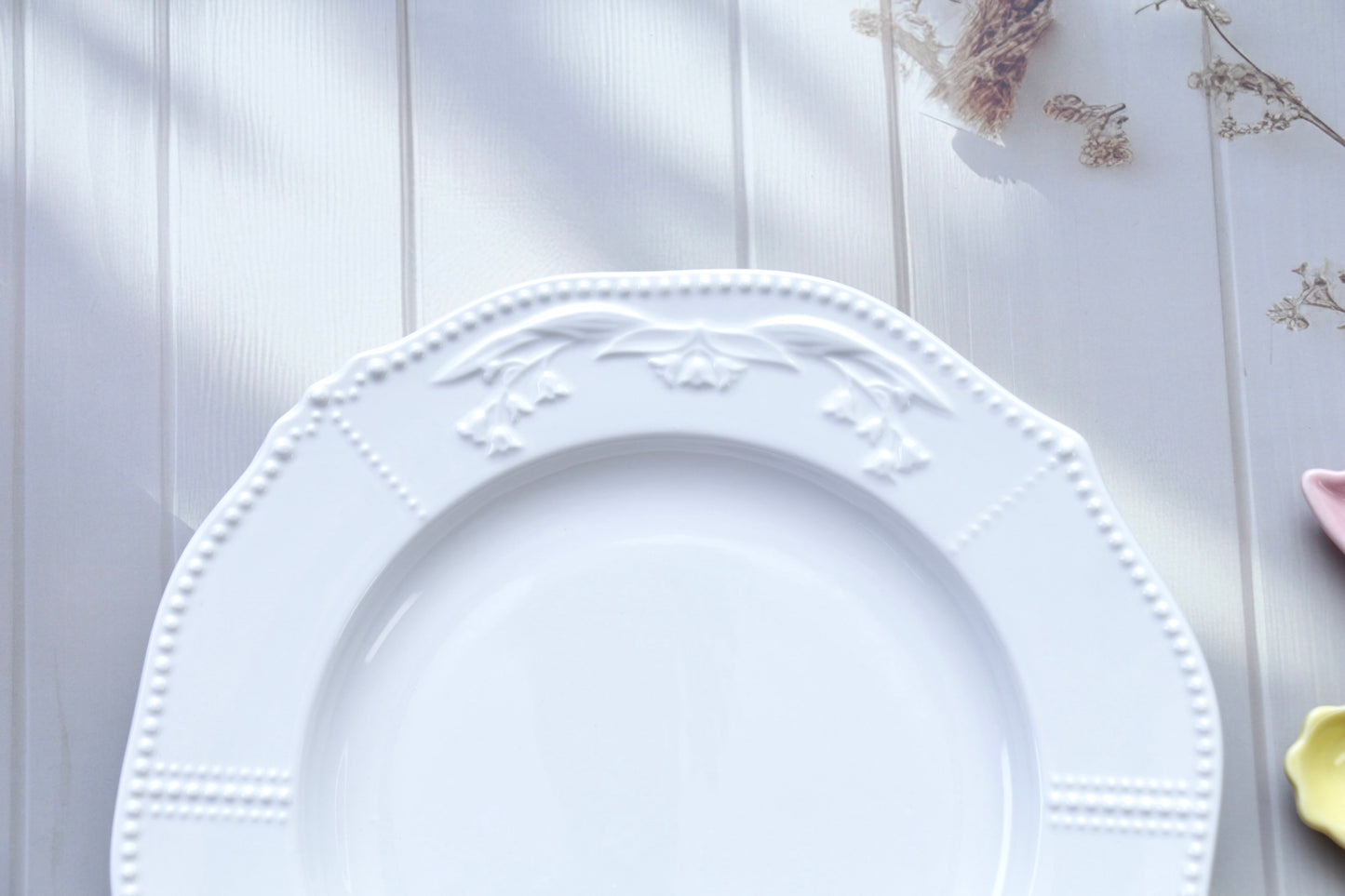 'Bella' White Ceramic Breakfast Plate, Medium
