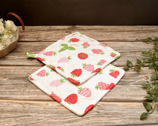 'Strawberry' Pot Holder Set of 2