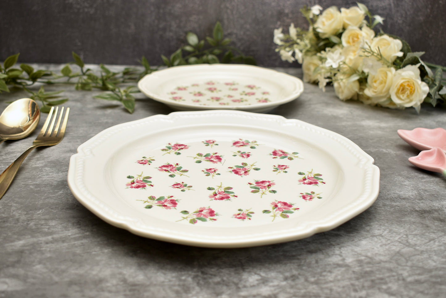 'Roses' Ceramic Dinner Plate