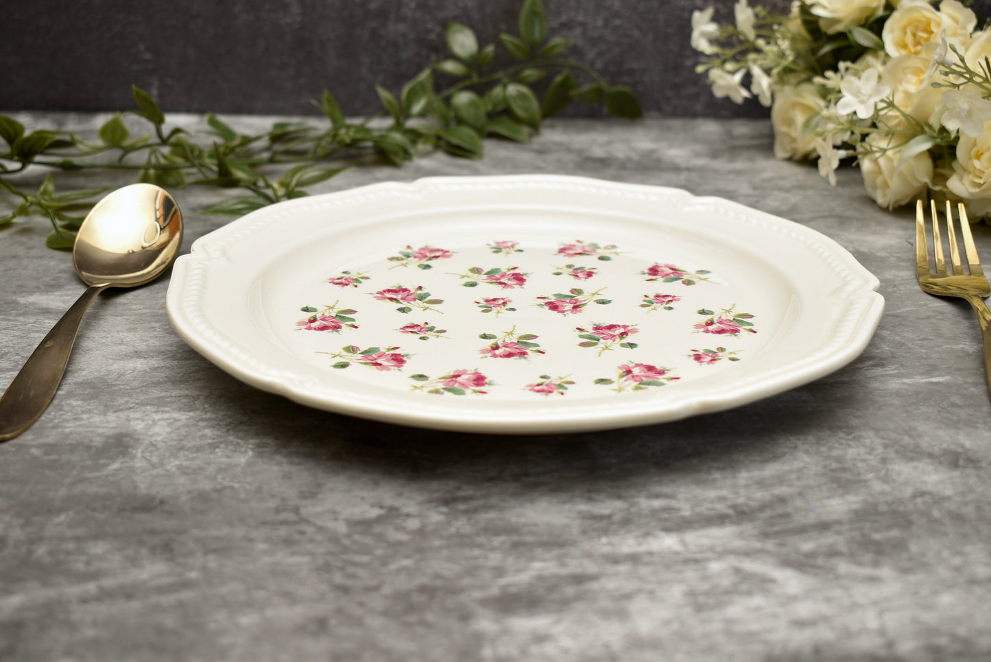 'Roses' Ceramic Dinner Plate