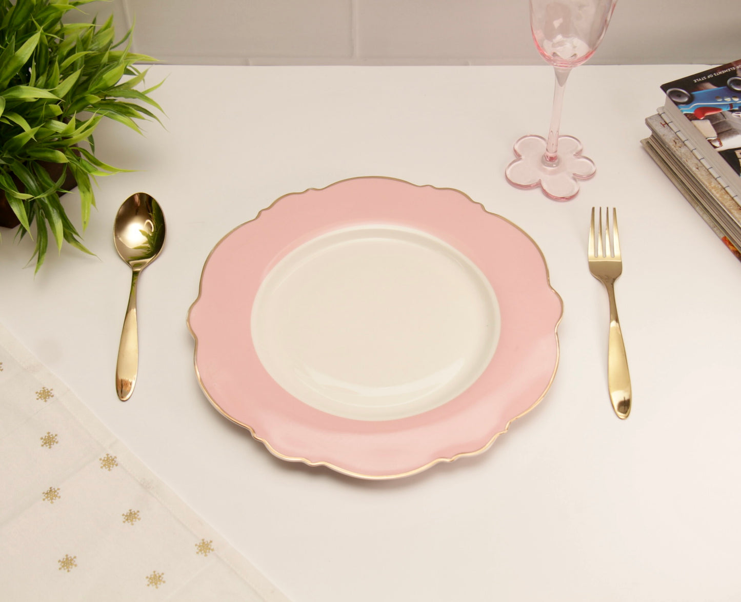 'Alice' Ceramic Dinner plate - Pink