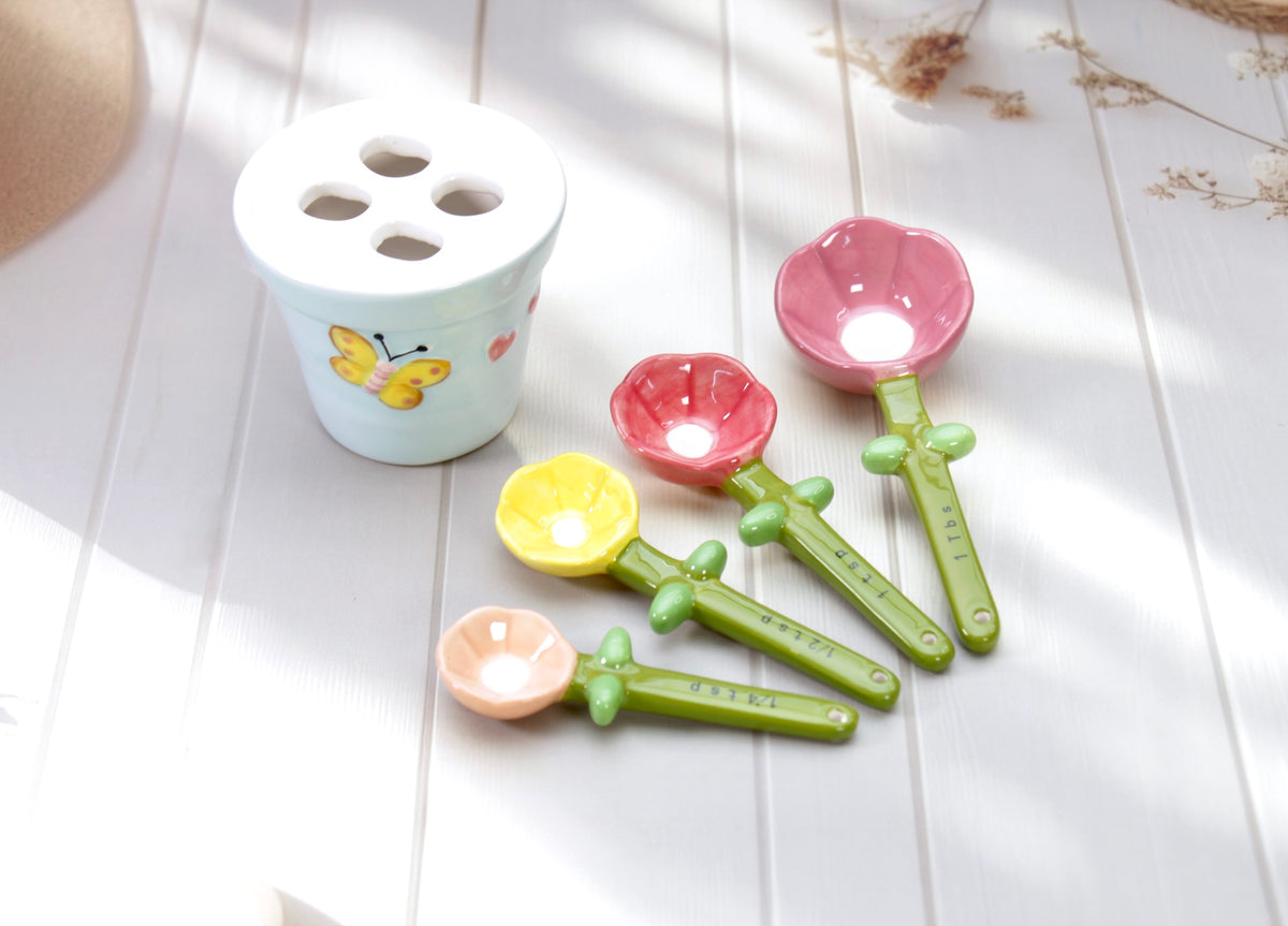 'The Petal Pot' Ceramic Measuring Spoons Set