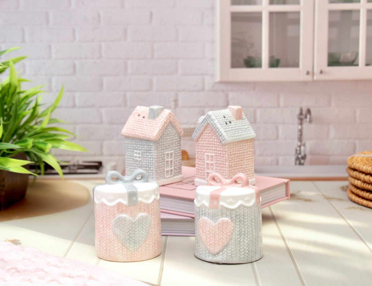 'Sweethearts' Ceramic Salt & Pepper Shaker Set