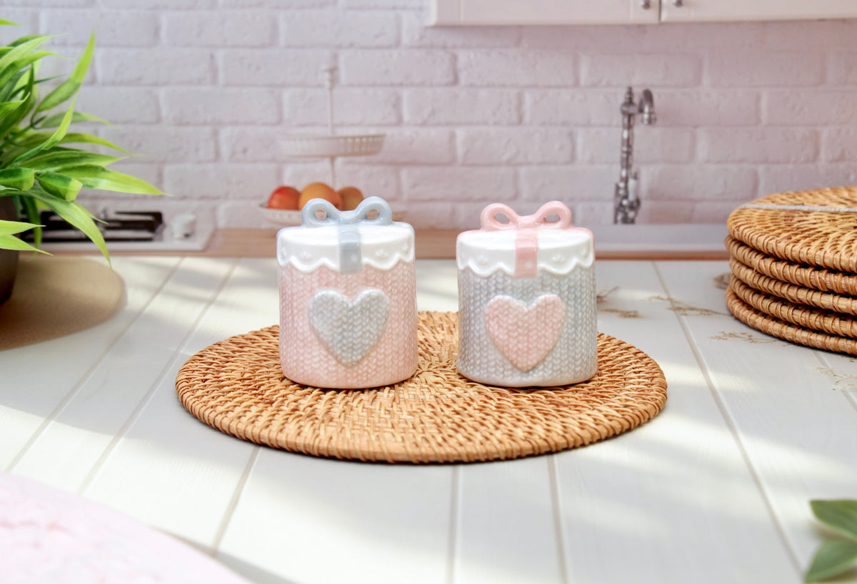 'Sweethearts' Ceramic Salt & Pepper Shaker Set
