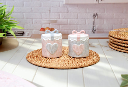 'Sweethearts' Ceramic Salt & Pepper Shaker Set