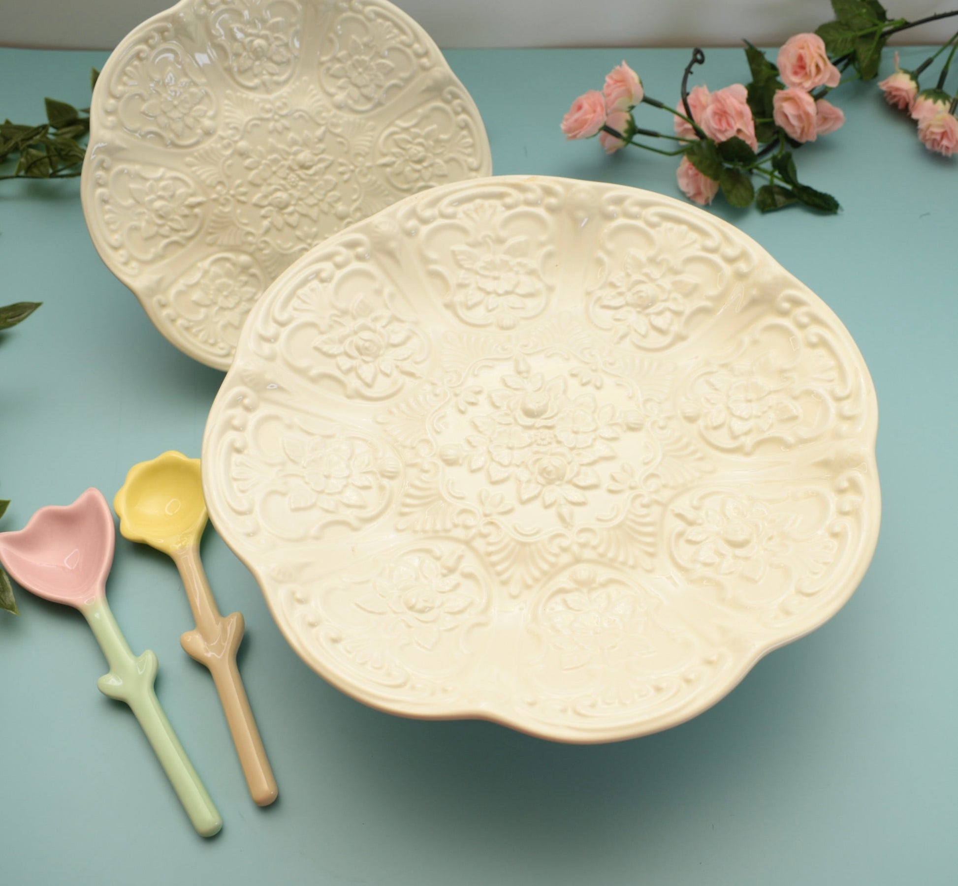 'Brittany' White Cake Stand Big - Peppylittlethings.com