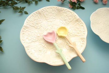 'Brittany' White Cake Stand Big - Peppylittlethings.com