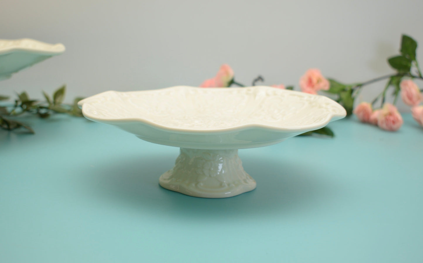 'Brittany' White Cake Stand Small - Peppylittlethings.com