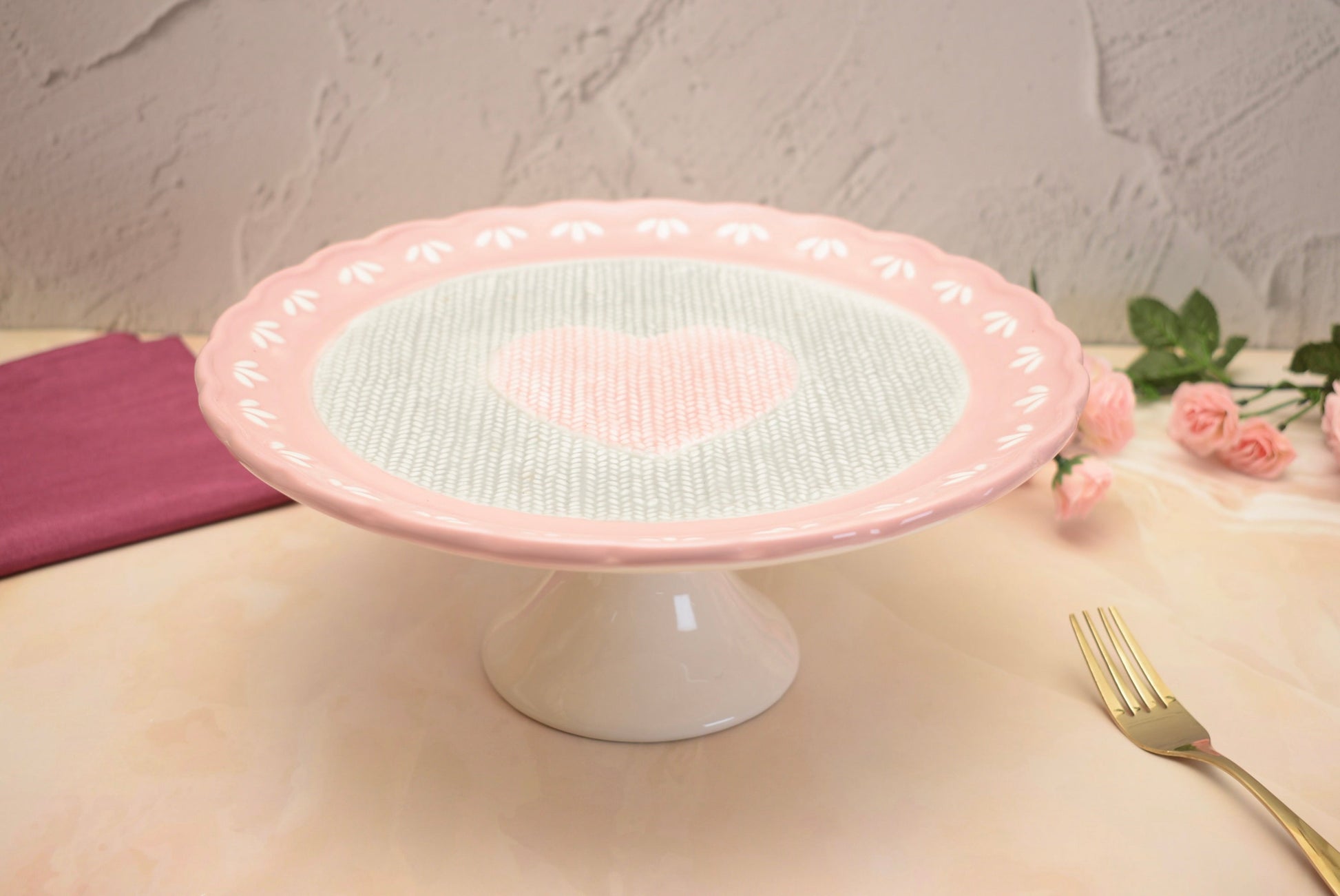 'Enchant' Pink Heart Cake Stand - Peppylittlethings.com