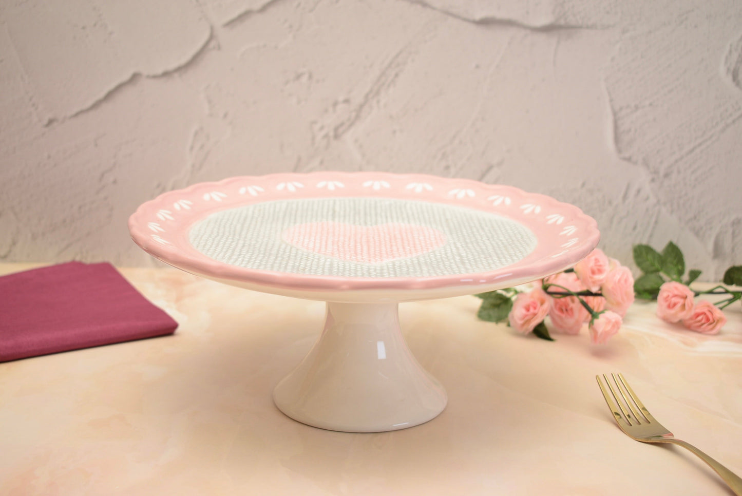 'Enchant' Pink Heart Cake Stand - Peppylittlethings.com