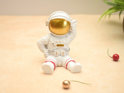 'Little Astronaut' Phone Holder Model 1 - Peppylittlethings.com