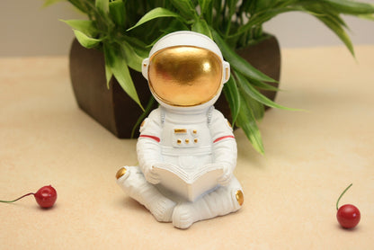 'Little Astronaut' Phone Holder Model 2 - Peppylittlethings.com