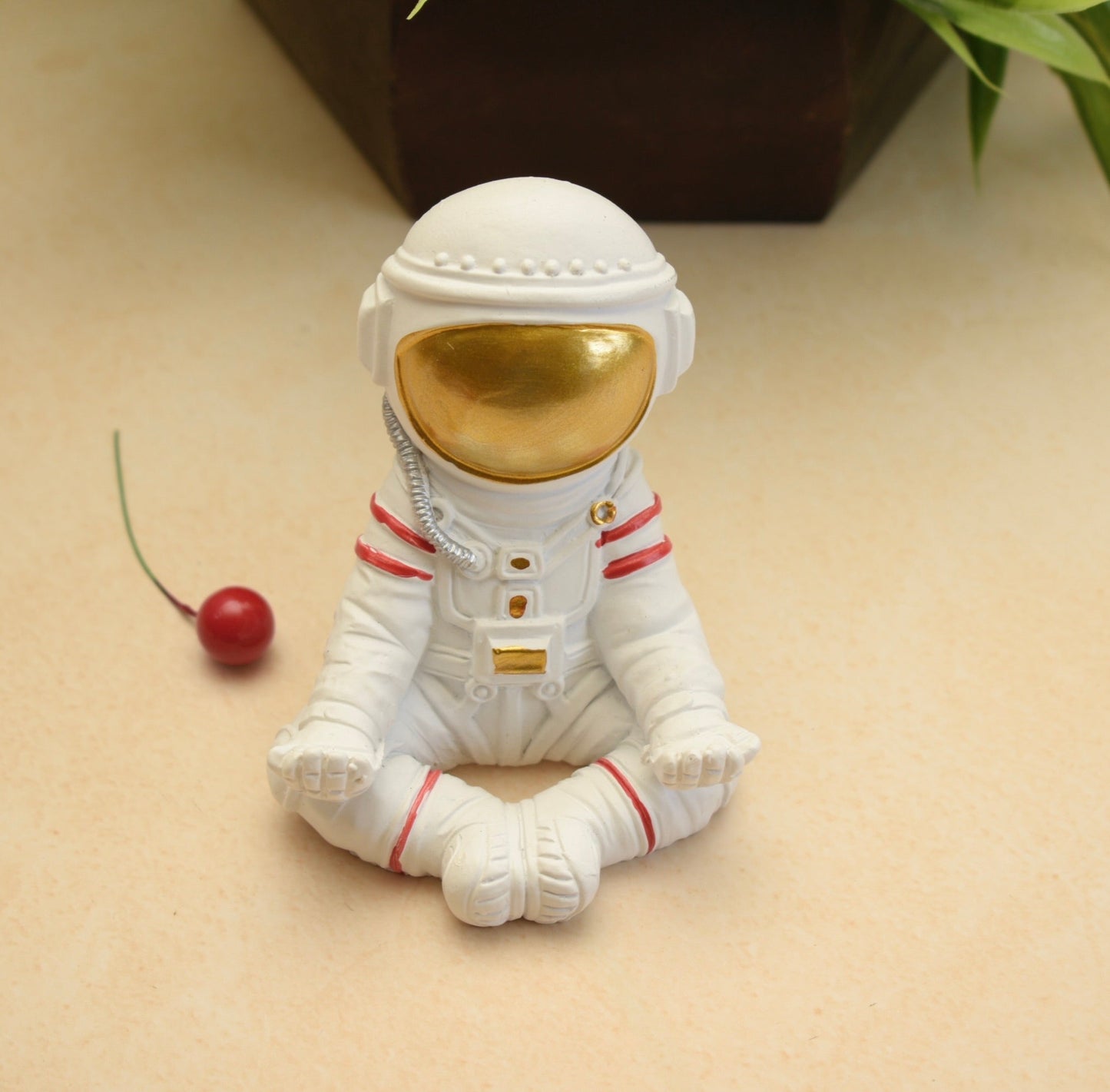 'Little astronaut' Phone Holder Model 3 - Peppylittlethings.com