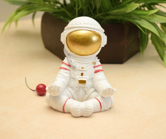 'Little astronaut' Phone Holder Model 3 - Peppylittlethings.com